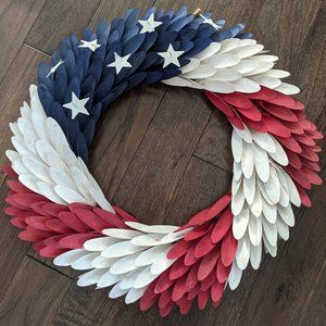 PIER-1 PATRIOTIC RED WHITE BLUE AMERICAN FLAG WREA